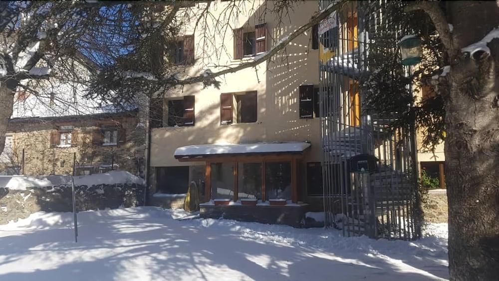 Xalet-Refugi U.E.C. Hostel Ла Молина Екстериор снимка
